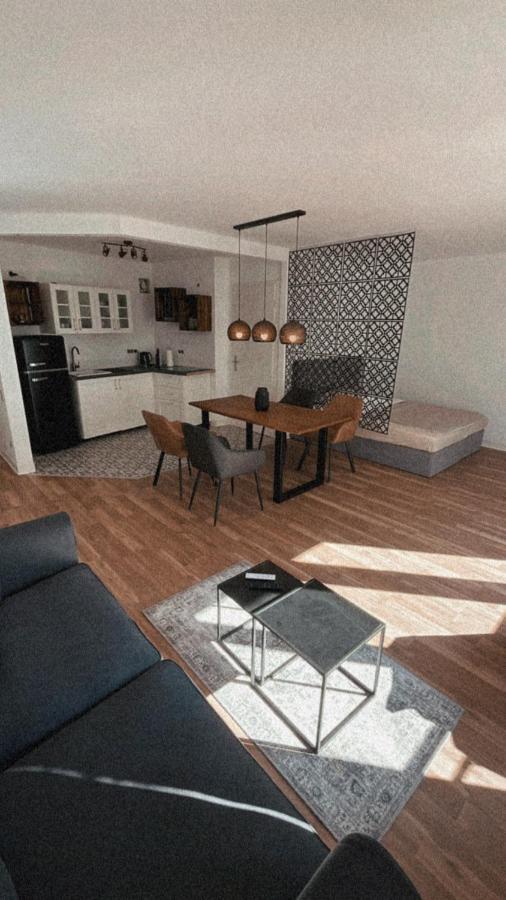 Apartment Schöne, Neu Sanierte Unterkunft In Belebter Region