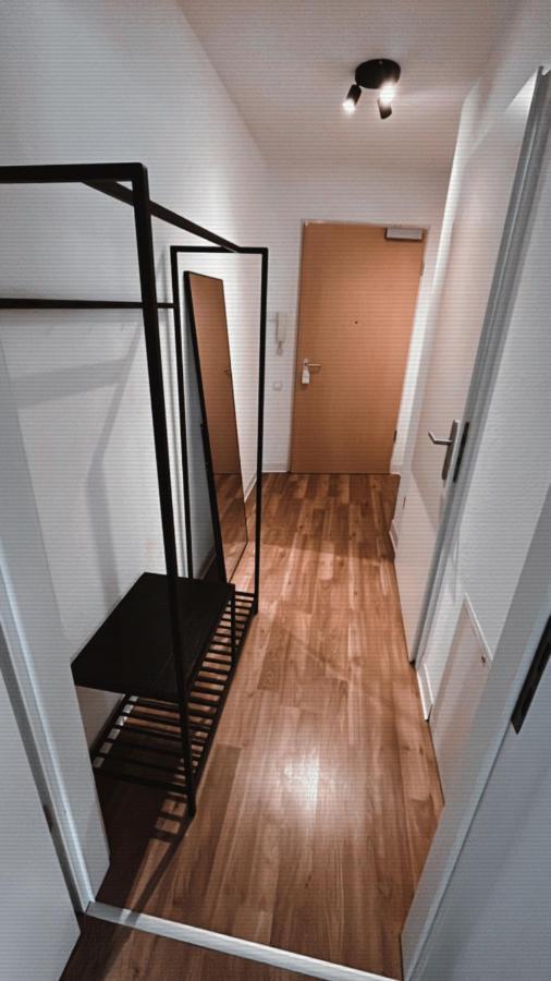Schöne, Neu Sanierte Unterkunft In Belebter Region Apartment