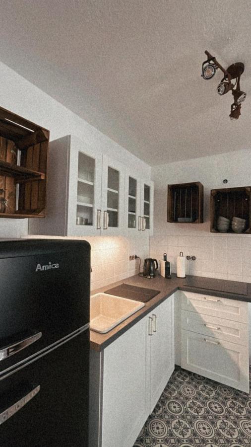 Schöne, Neu Sanierte Unterkunft In Belebter Region Apartment