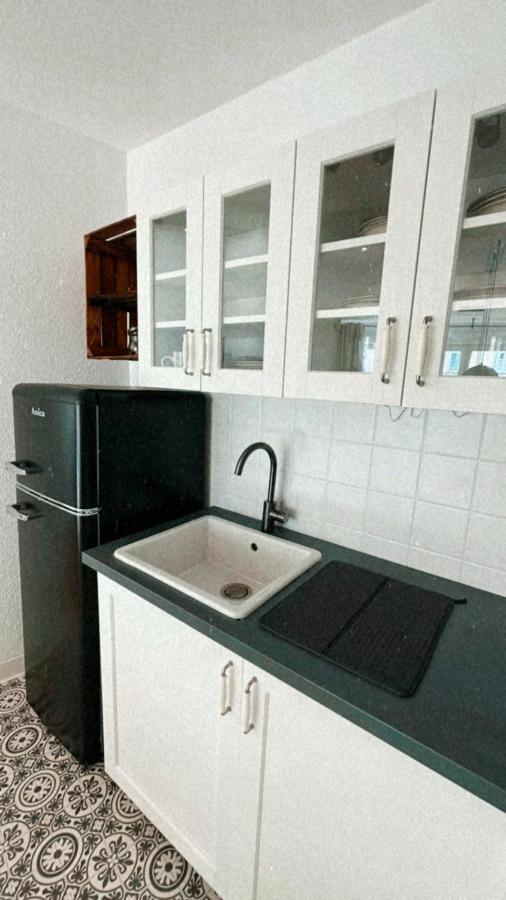Schöne, Neu Sanierte Unterkunft In Belebter Region *
